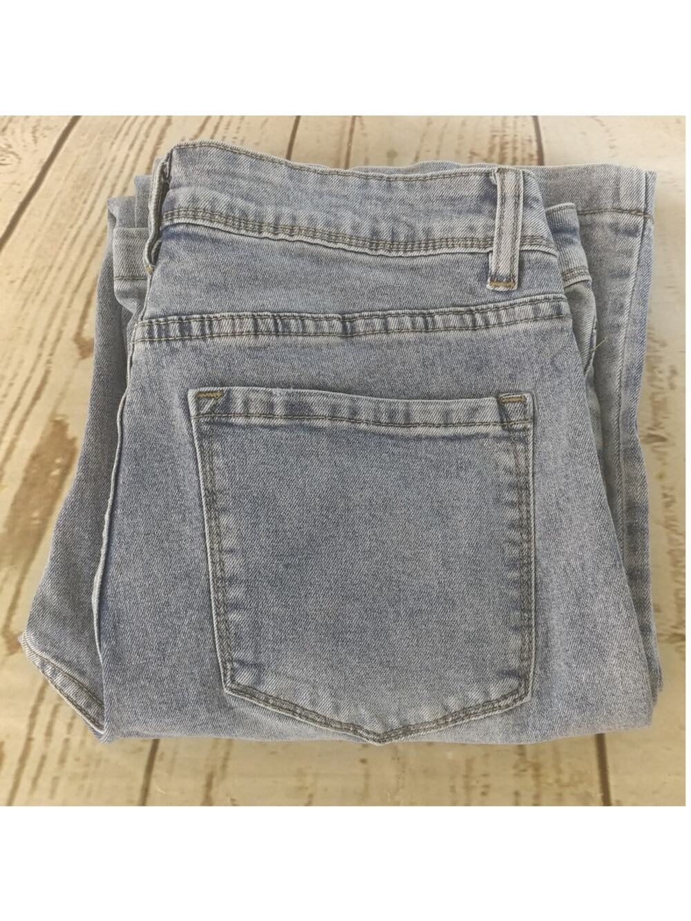 Straight Blue Jeans with Pockets